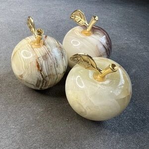 3 Apples Marble Stone with Gold Stem Leaf Paperweight Decor VTG
